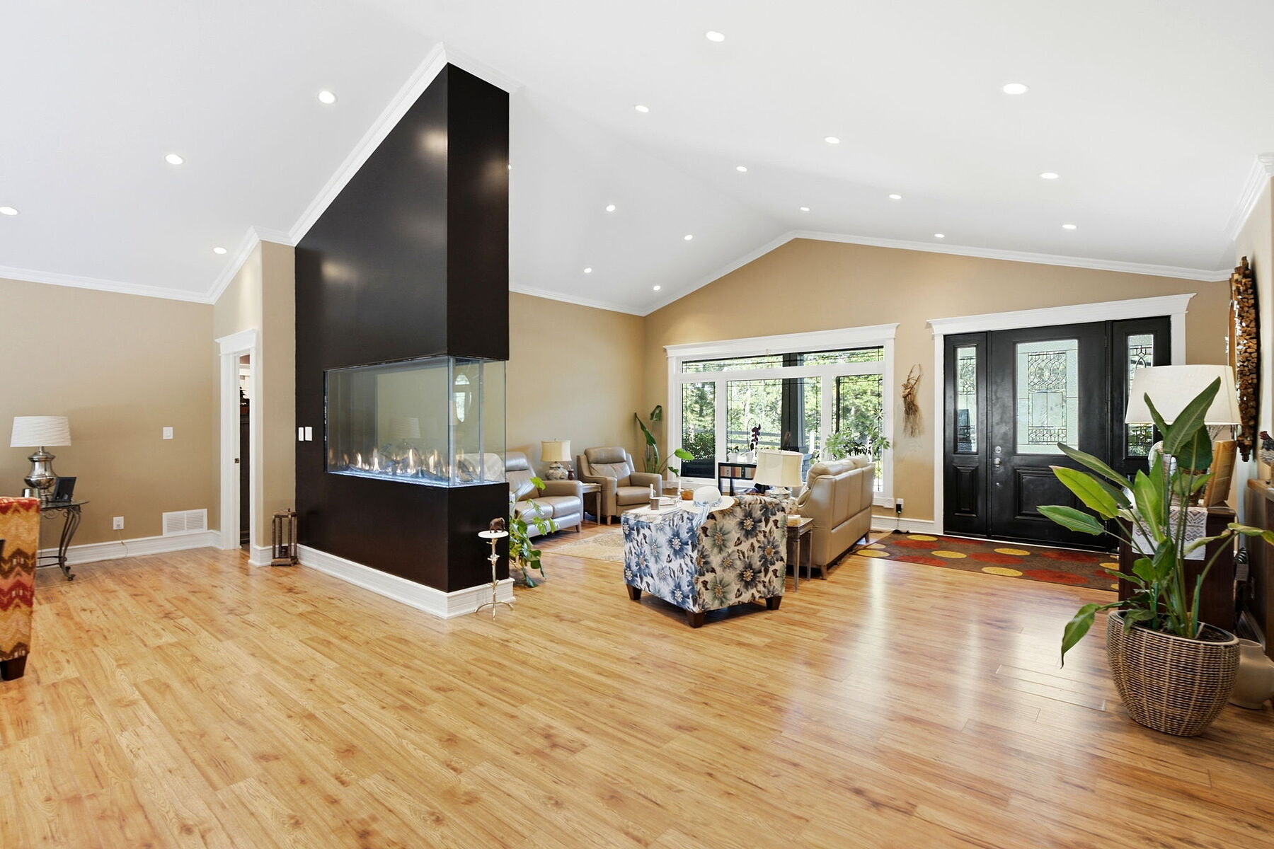  Exceptional Waterfront Estate - 物件實景
