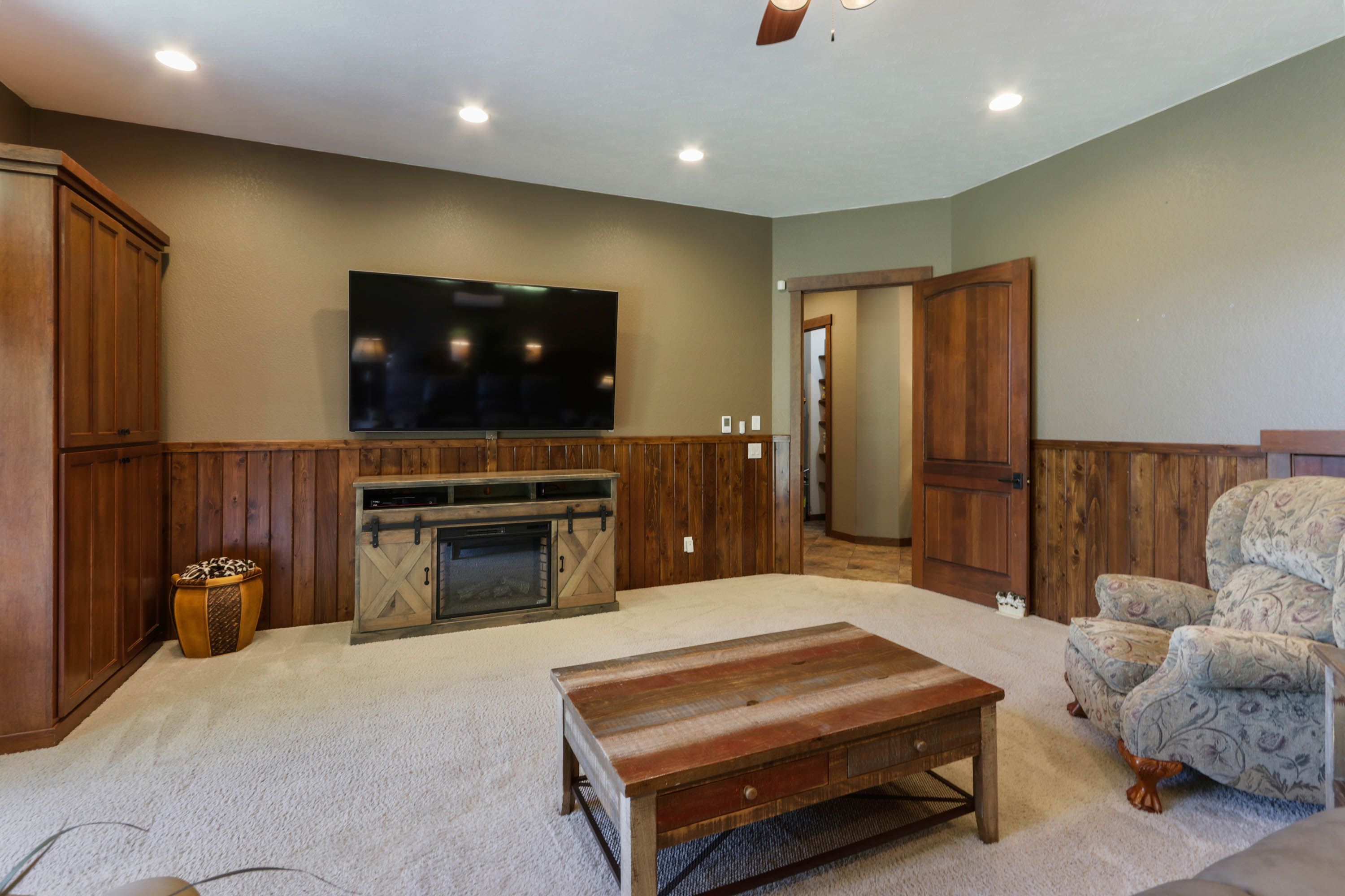 Priest River, Idaho, 83856, United States, 4 Bedrooms Bedrooms, ,5 BathroomsBathrooms,Residential,For Sale,1921614