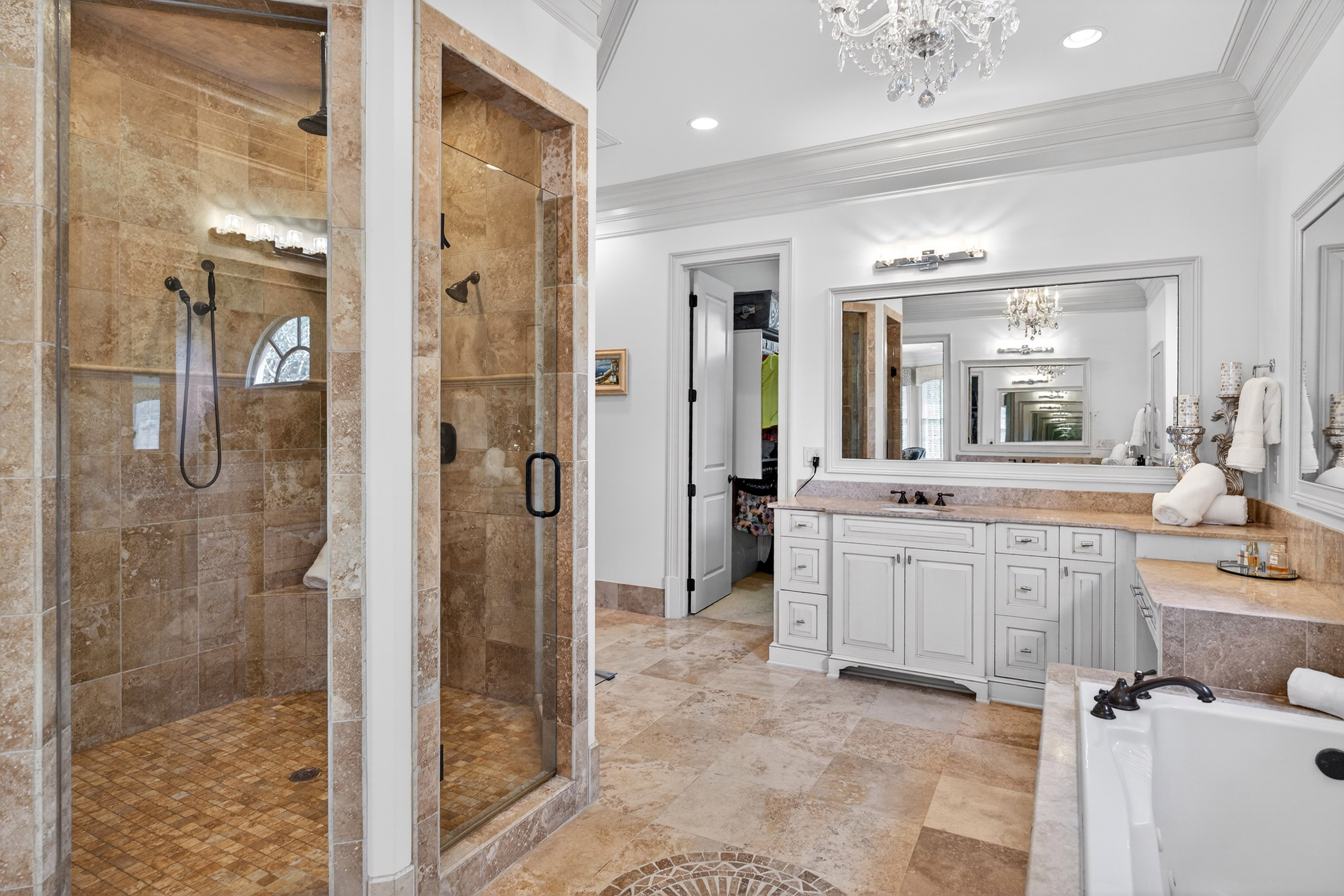  Luxury French Estate with Sweeping Golf Course Views - 物件實景