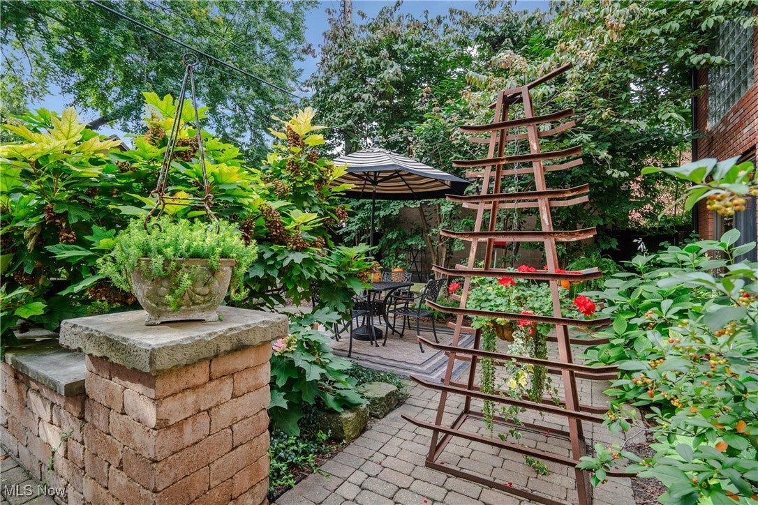 Cleveland, Ohio, 44113, United States, 3 Bedrooms Bedrooms, ,4 BathroomsBathrooms,Residential,For Sale,1984065