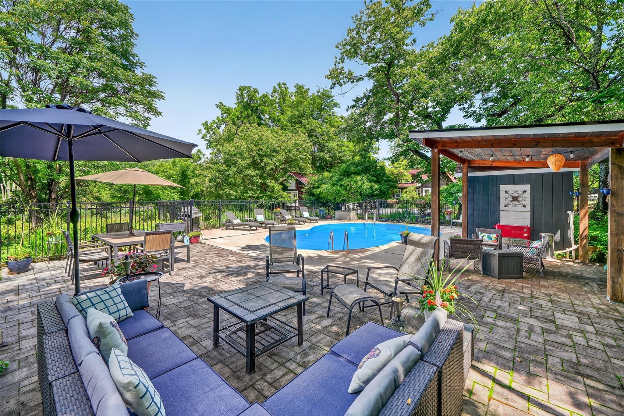 Airmont, New York, 10901, United States, 5 Bedrooms Bedrooms, ,3 BathroomsBathrooms,Residential,For Sale,1868827