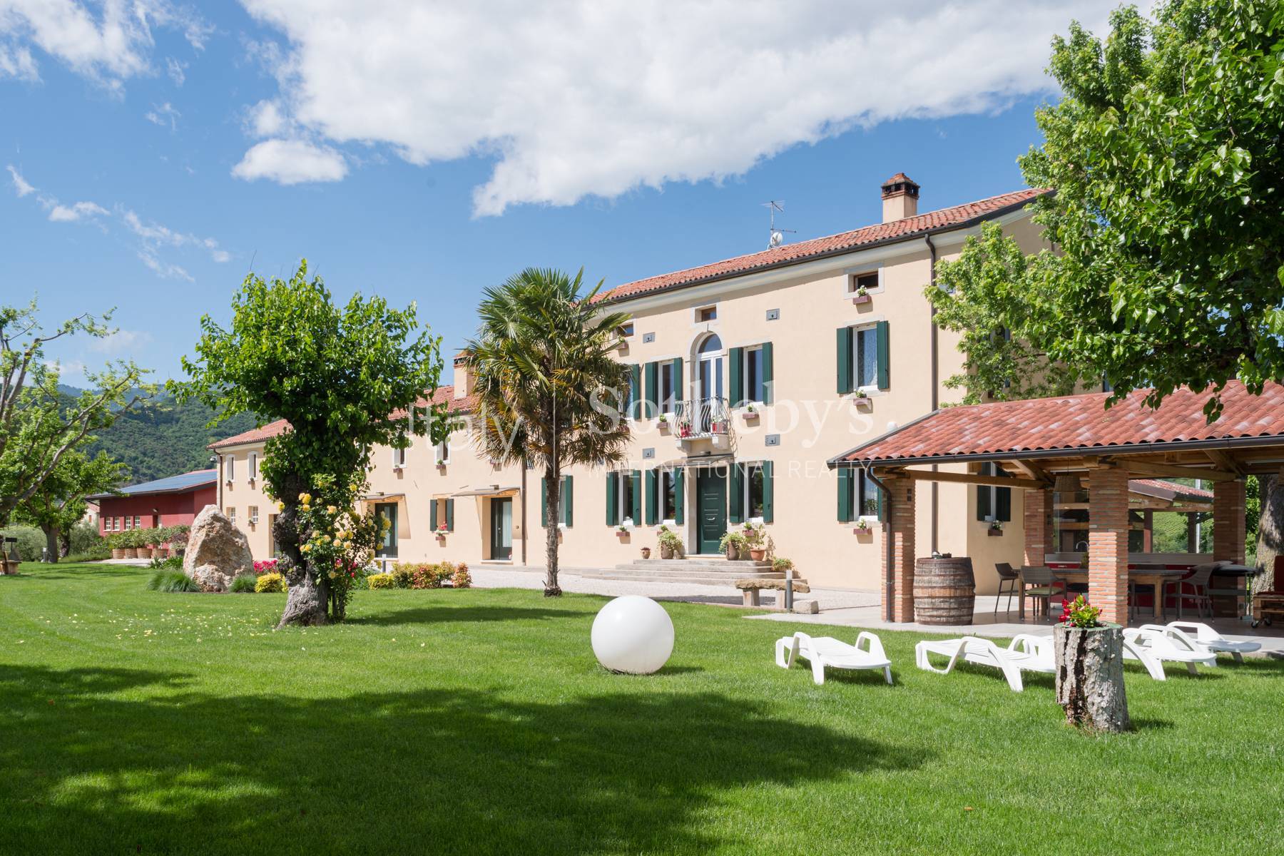  Restored farmhouse with hillside estate - 物件實景