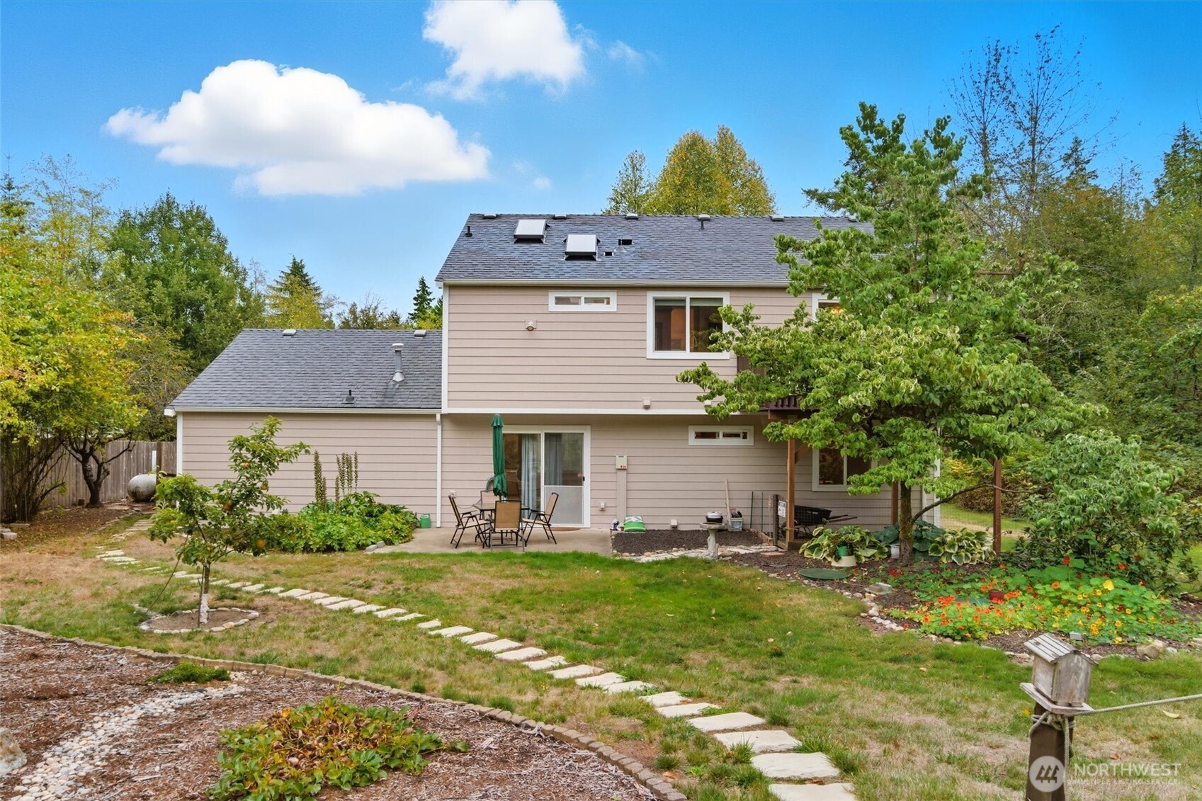 Port Orchard, Washington, 98367, United States, 3 Bedrooms Bedrooms, ,2 BathroomsBathrooms,Residential,For Sale,1954676