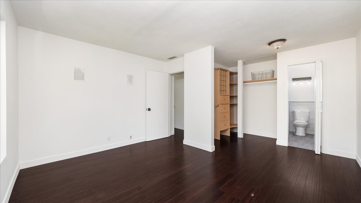 Jurupa Valley, California, 92509, United States, 4 Bedrooms Bedrooms, ,2 BathroomsBathrooms,Residential,For Sale,1927832