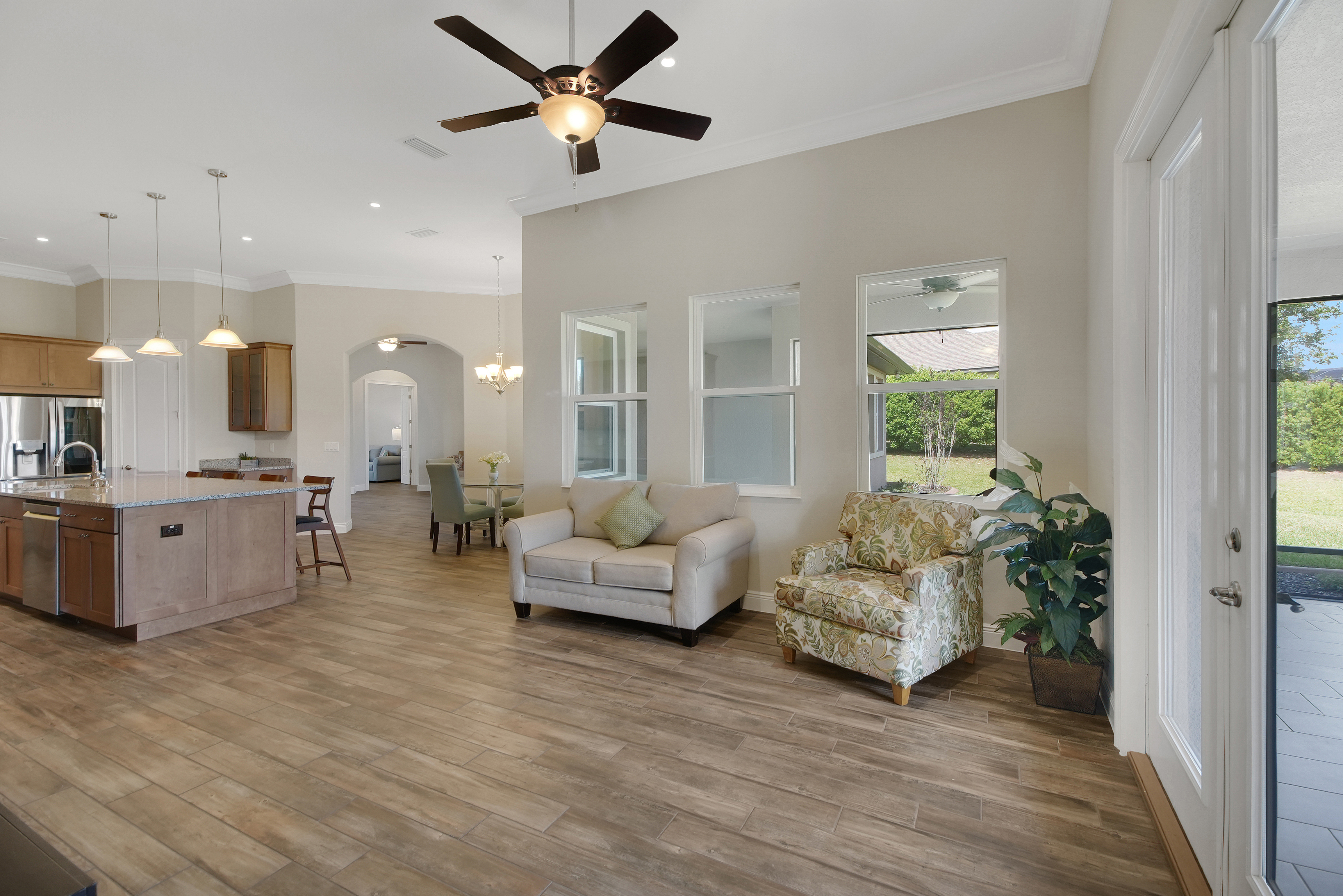 Lady Lake, Florida, 32159, United States, 4 Bedrooms Bedrooms, ,3 BathroomsBathrooms,Residential,For Sale,2001530