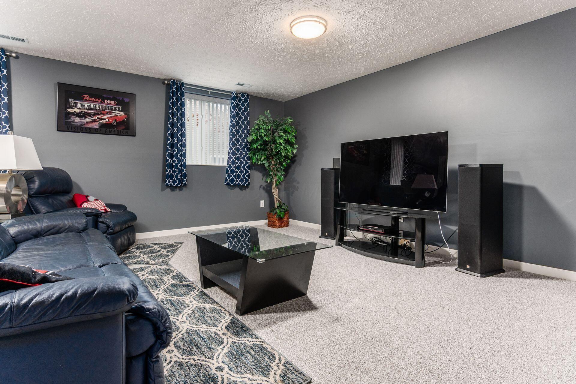 Dublin, Ohio, 43016, United States, 4 Bedrooms Bedrooms, ,4 BathroomsBathrooms,Residential,For Sale,1996840