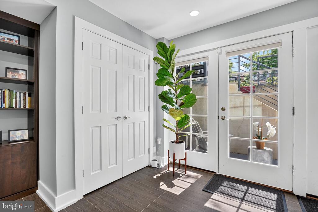 Washington, District of Columbia, 20010, United States, 2 Bedrooms Bedrooms, ,2 BathroomsBathrooms,Residential,For Sale,1975364