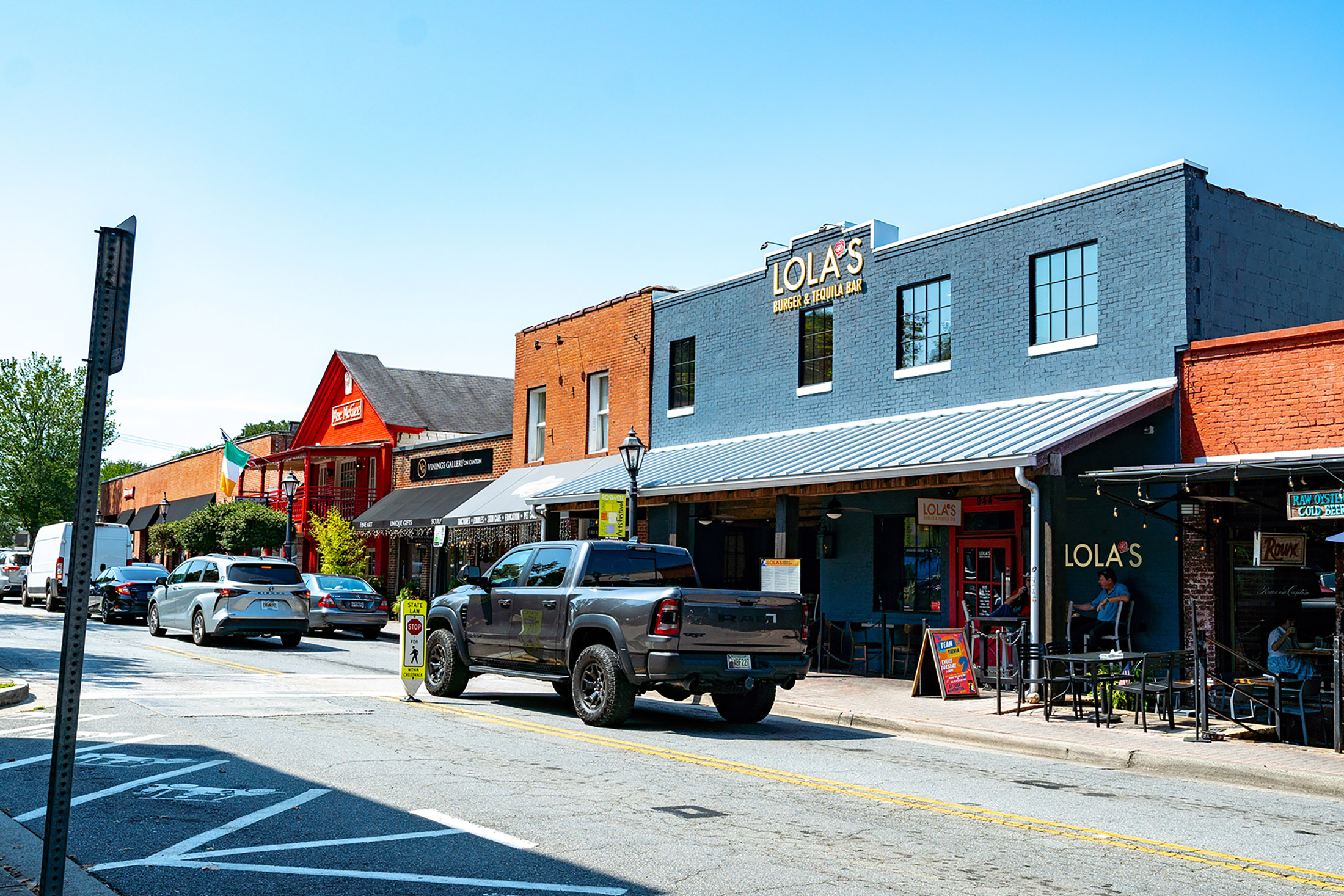  Introducing Another Sophisticated and Well-Crafted Home - 物件實景