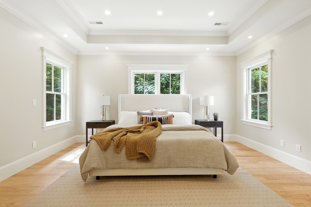Newton, Massachusetts, 02459, United States, 5 Bedrooms Bedrooms, ,6 BathroomsBathrooms,Residential,For Sale,1938580