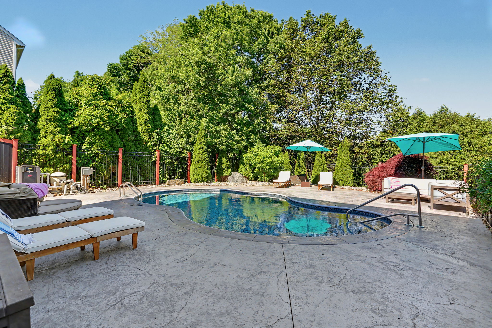  Modernized Milford Colonial with Private Pool Oasis - 物件實景