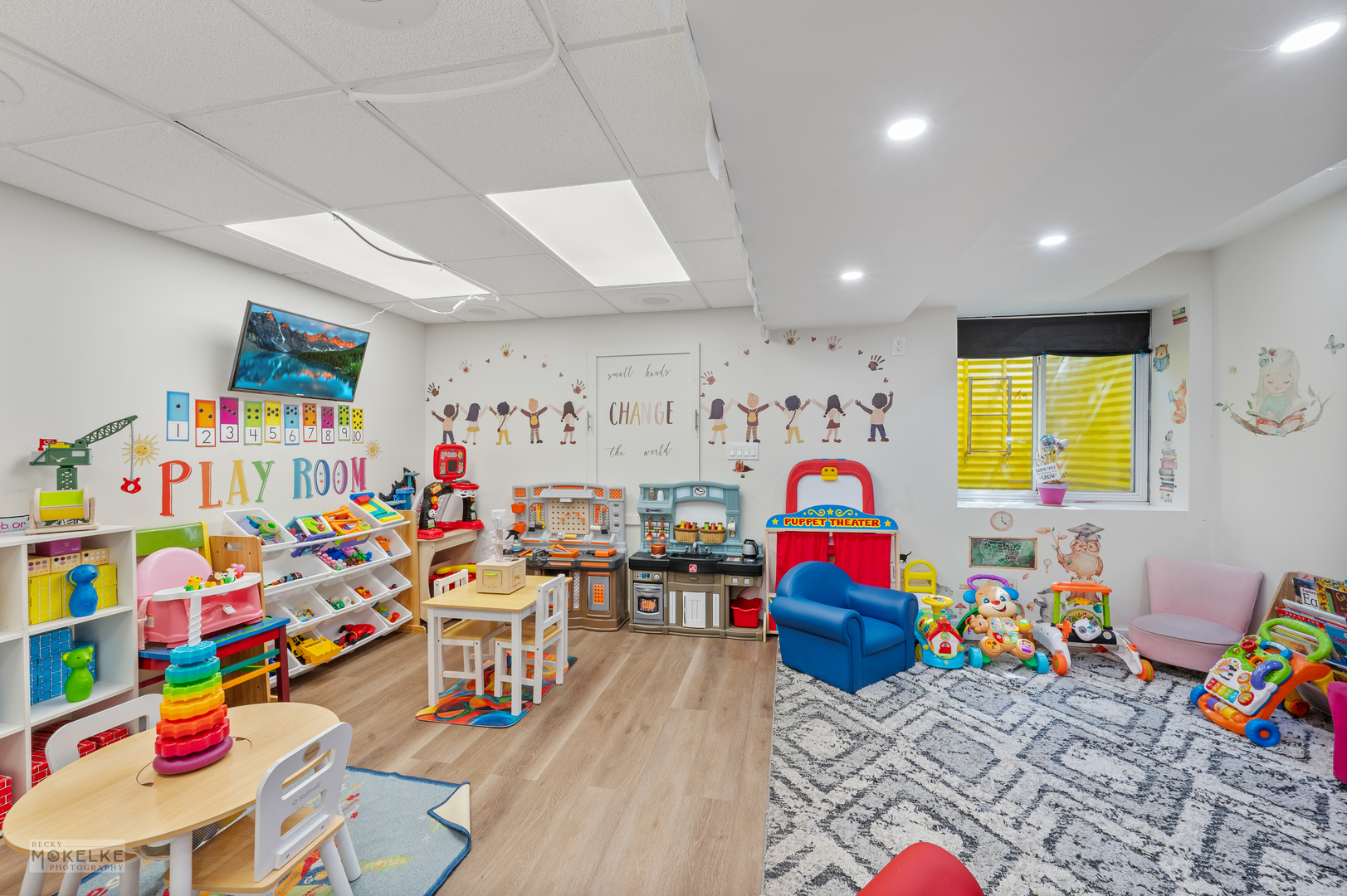 Montgomery, Illinois, 60538, United States, 5 Bedrooms Bedrooms, ,4 BathroomsBathrooms,Residential,For Sale,1925082