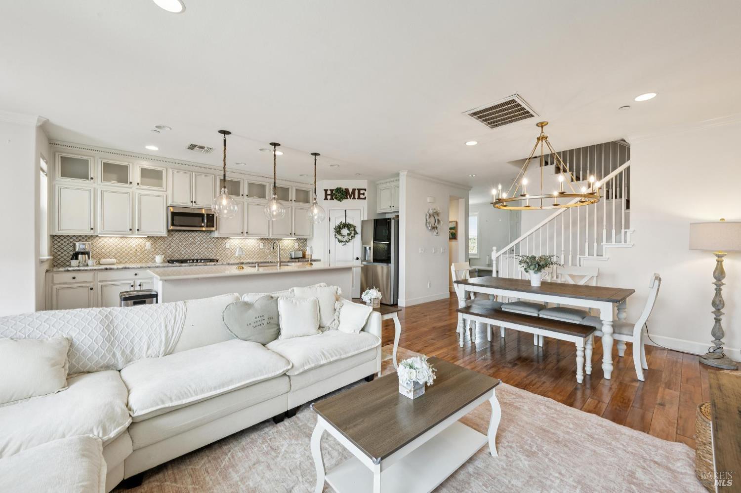 Petaluma, California, 94952, United States, 3 Bedrooms Bedrooms, ,3 BathroomsBathrooms,Residential,For Sale,1989207