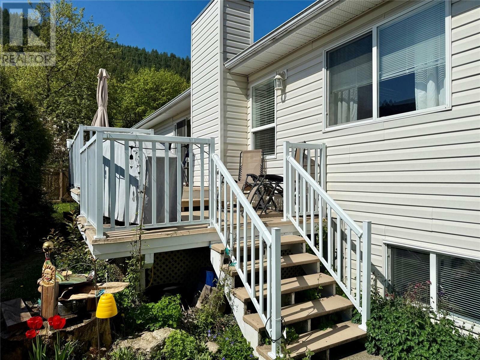 GRAND FORKS, British Columbia, V0H 1H0, CA, 5 Bedrooms Bedrooms, ,2 BathroomsBathrooms,Residential,For Sale,1837814