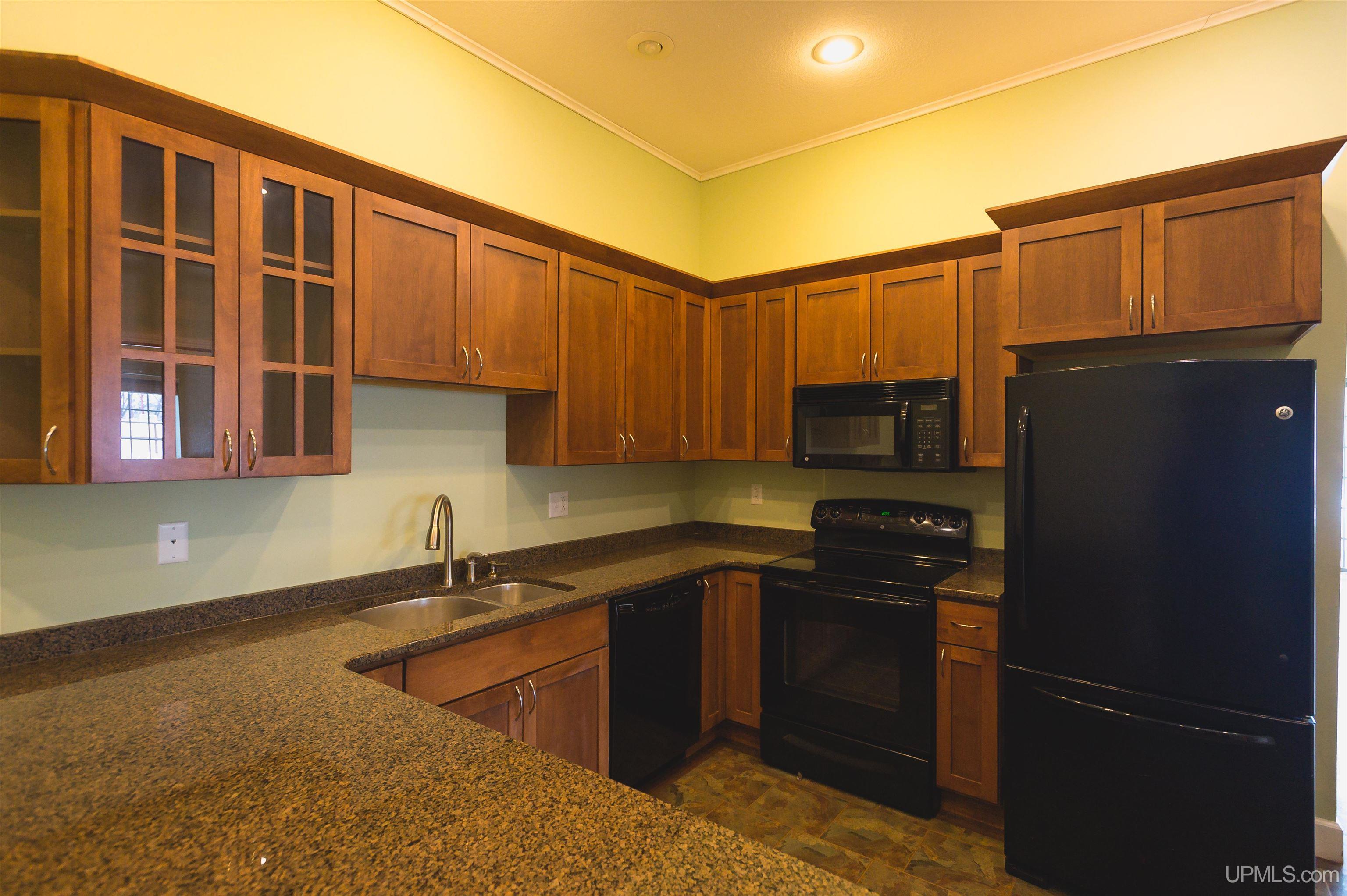 Houghton, Michigan, 49931, United States, 5 Bedrooms Bedrooms, ,2 BathroomsBathrooms,Residential,For Sale,1977730