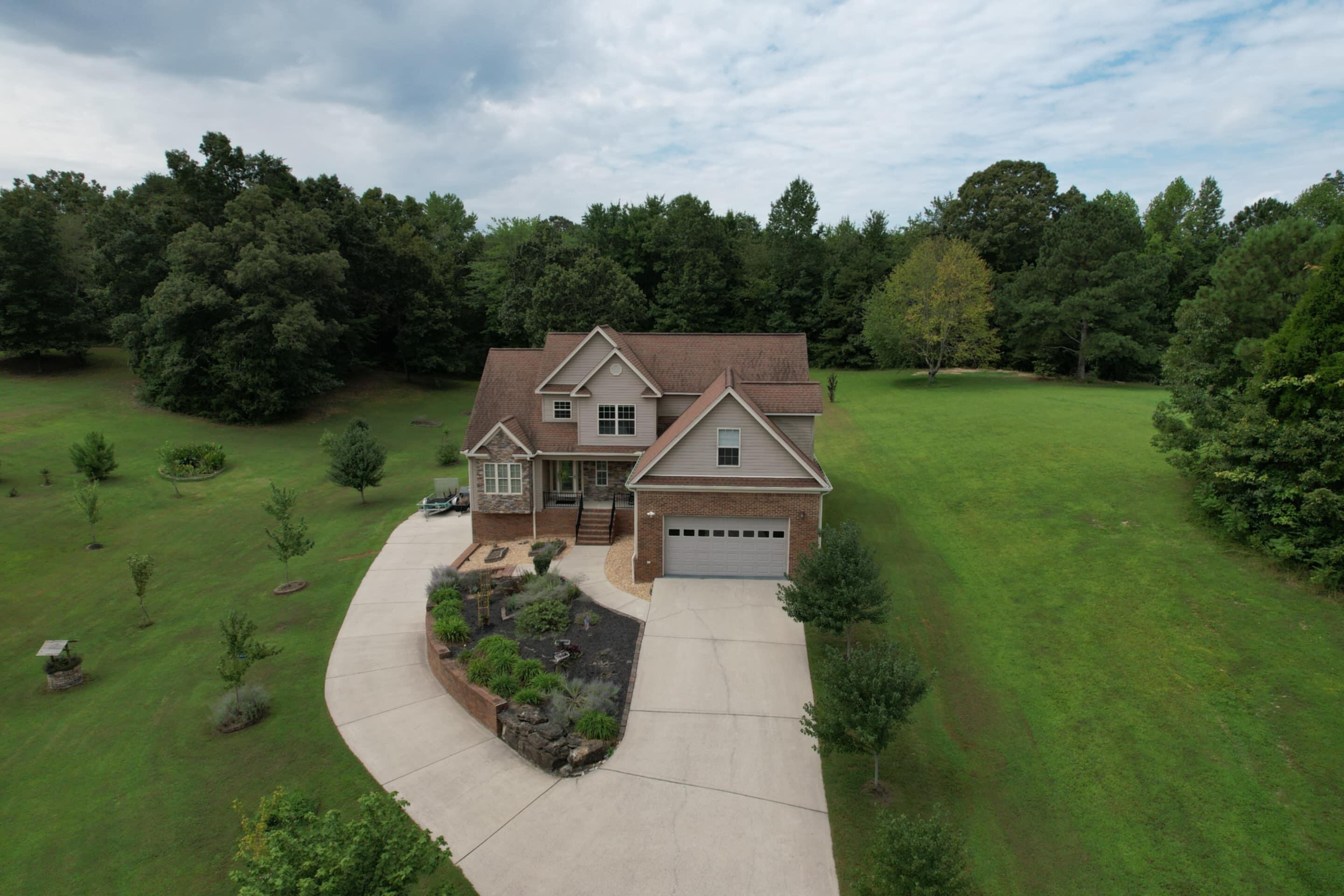 Spring City, Tennessee, 37381, United States, 4 Bedrooms Bedrooms, ,3 BathroomsBathrooms,Residential,For Sale,1927411