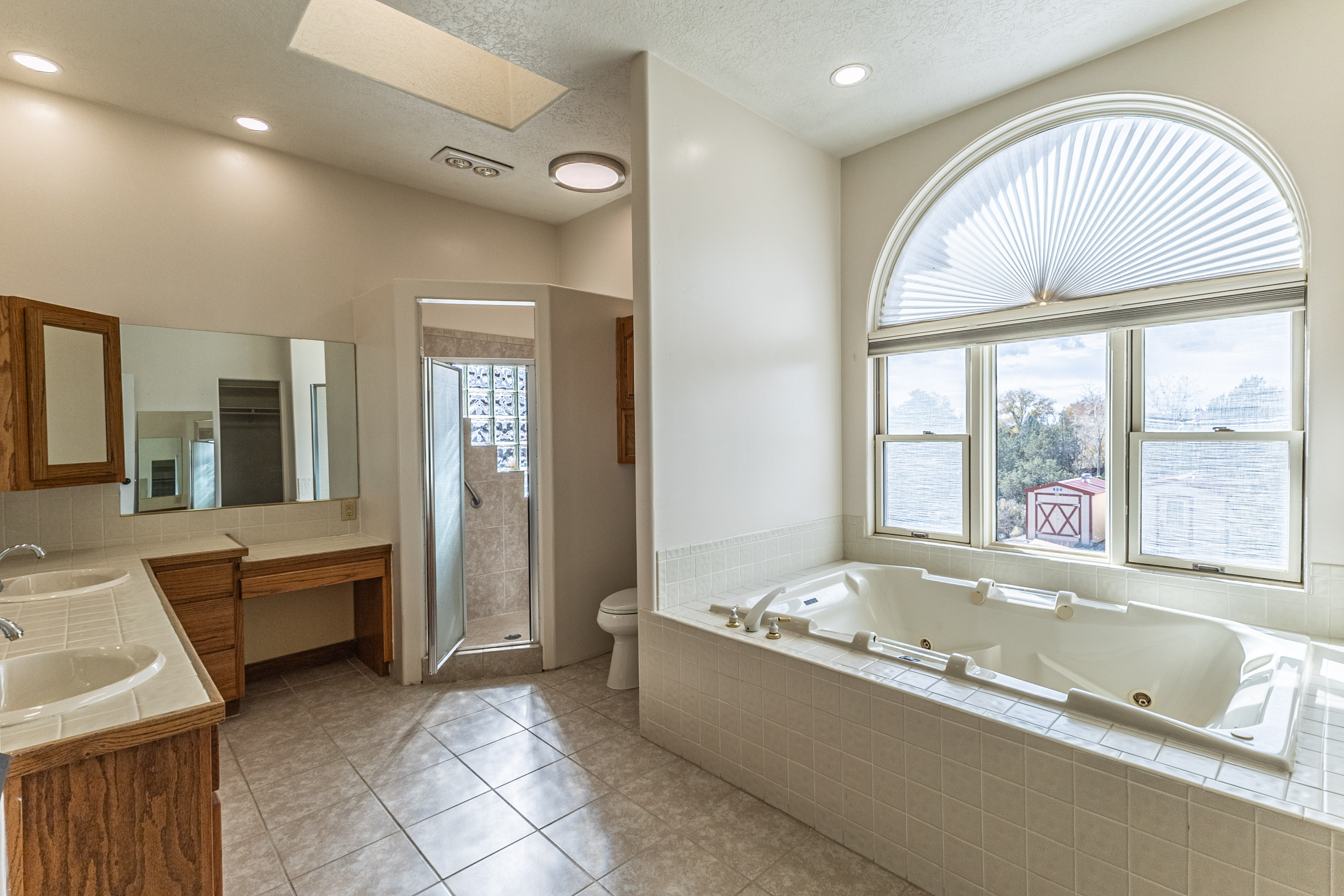 Farmington, New Mexico, 87402, United States, 4 Bedrooms Bedrooms, ,3 BathroomsBathrooms,Residential,For Sale,1995445