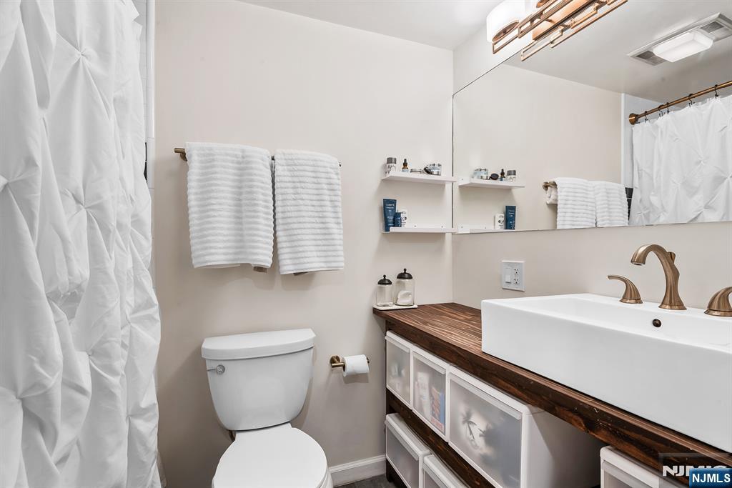 Hoboken, New Jersey, 07030, United States, 1 Bedroom Bedrooms, ,2 BathroomsBathrooms,Residential,For Sale,1987541