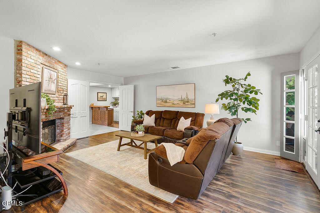Camarillo, California, 93012, United States, 4 Bedrooms Bedrooms, ,4 BathroomsBathrooms,Residential,For Sale,1828524