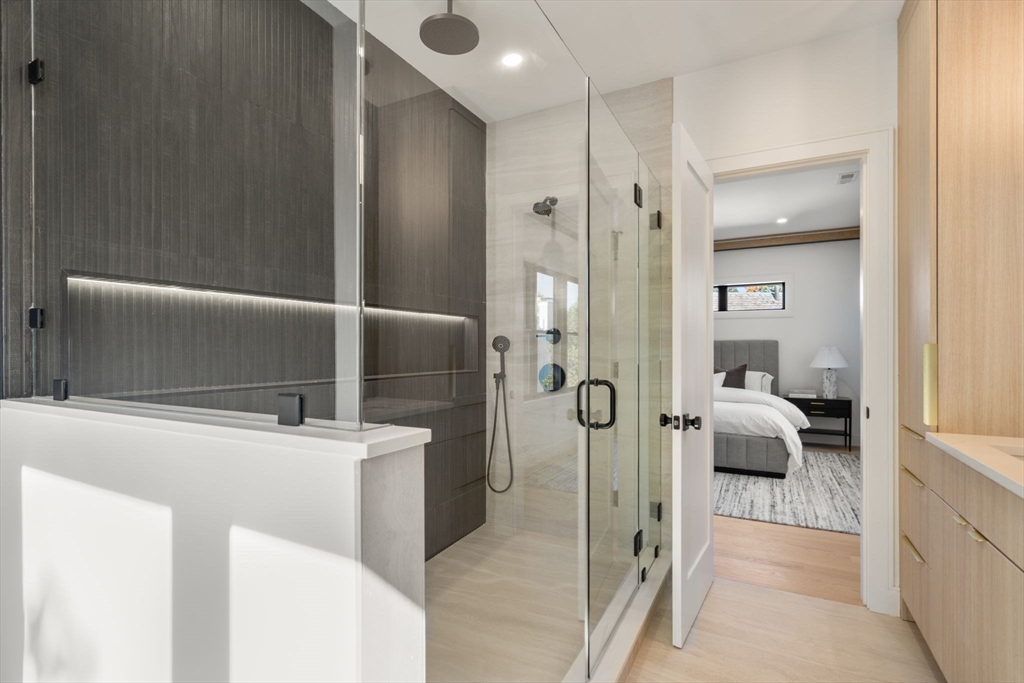 Newton, Massachusetts, 02458, United States, 4 Bedrooms Bedrooms, ,4 BathroomsBathrooms,Residential,For Sale,1991702