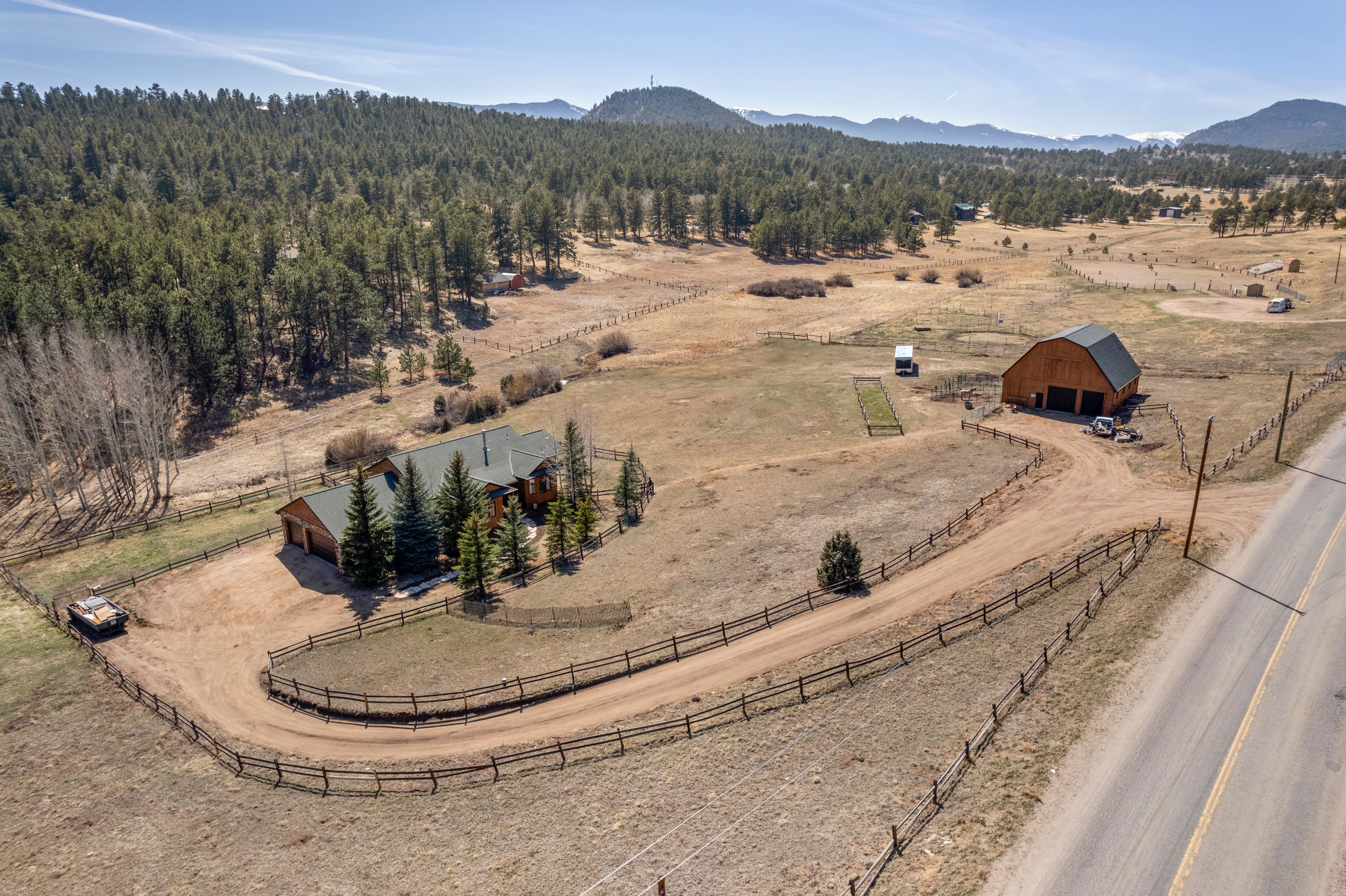  Pasture Perfect: A Home for You & Your Horses - 物件實景