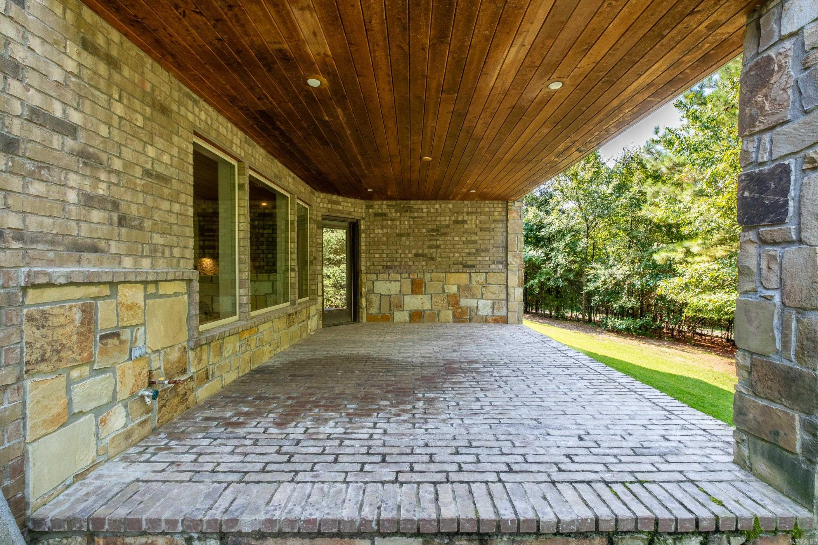 Little Rock, Arkansas, 72211, United States, 4 Bedrooms Bedrooms, ,5 BathroomsBathrooms,Residential,For Sale,1989336