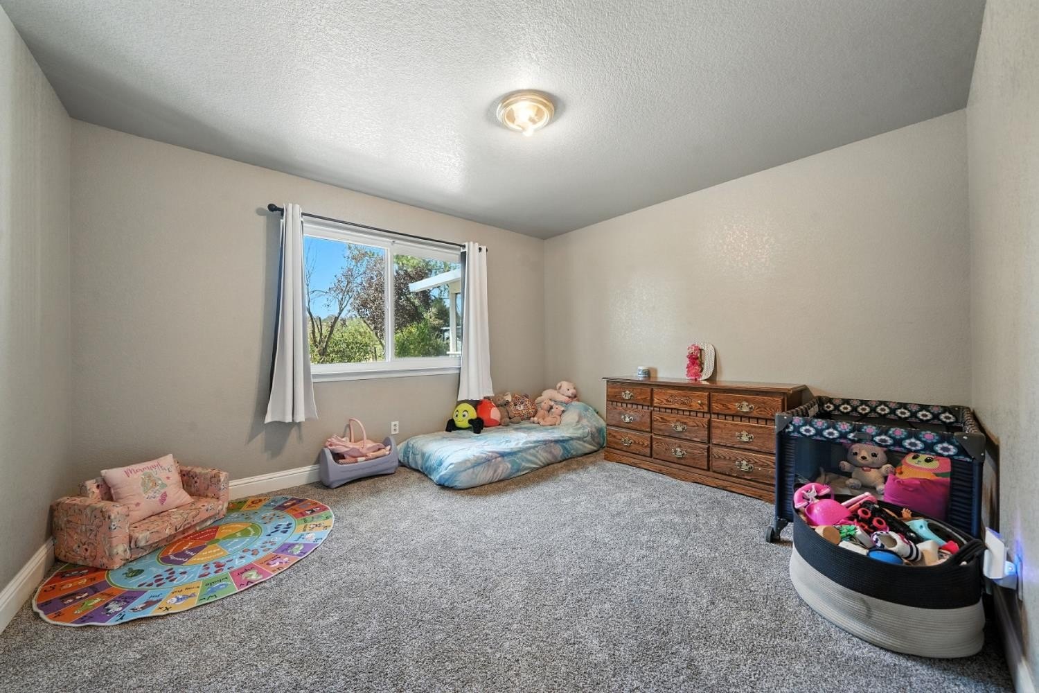 Valley Springs, California, 95252, United States, 3 Bedrooms Bedrooms, ,2 BathroomsBathrooms,Residential,For Sale,1984157