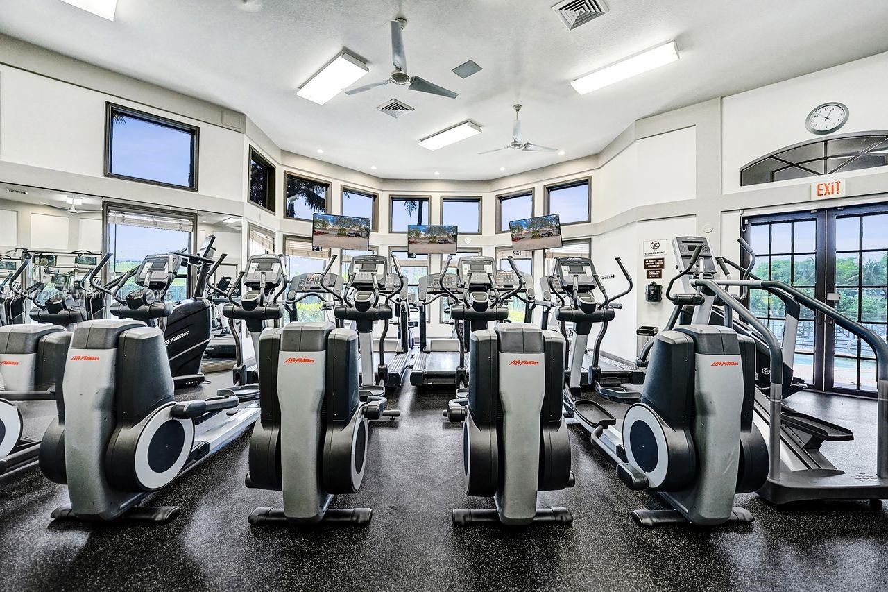 Hollywood, Florida, 33019, United States, 3 Bedrooms Bedrooms, ,3 BathroomsBathrooms,Residential,For Sale,1989592