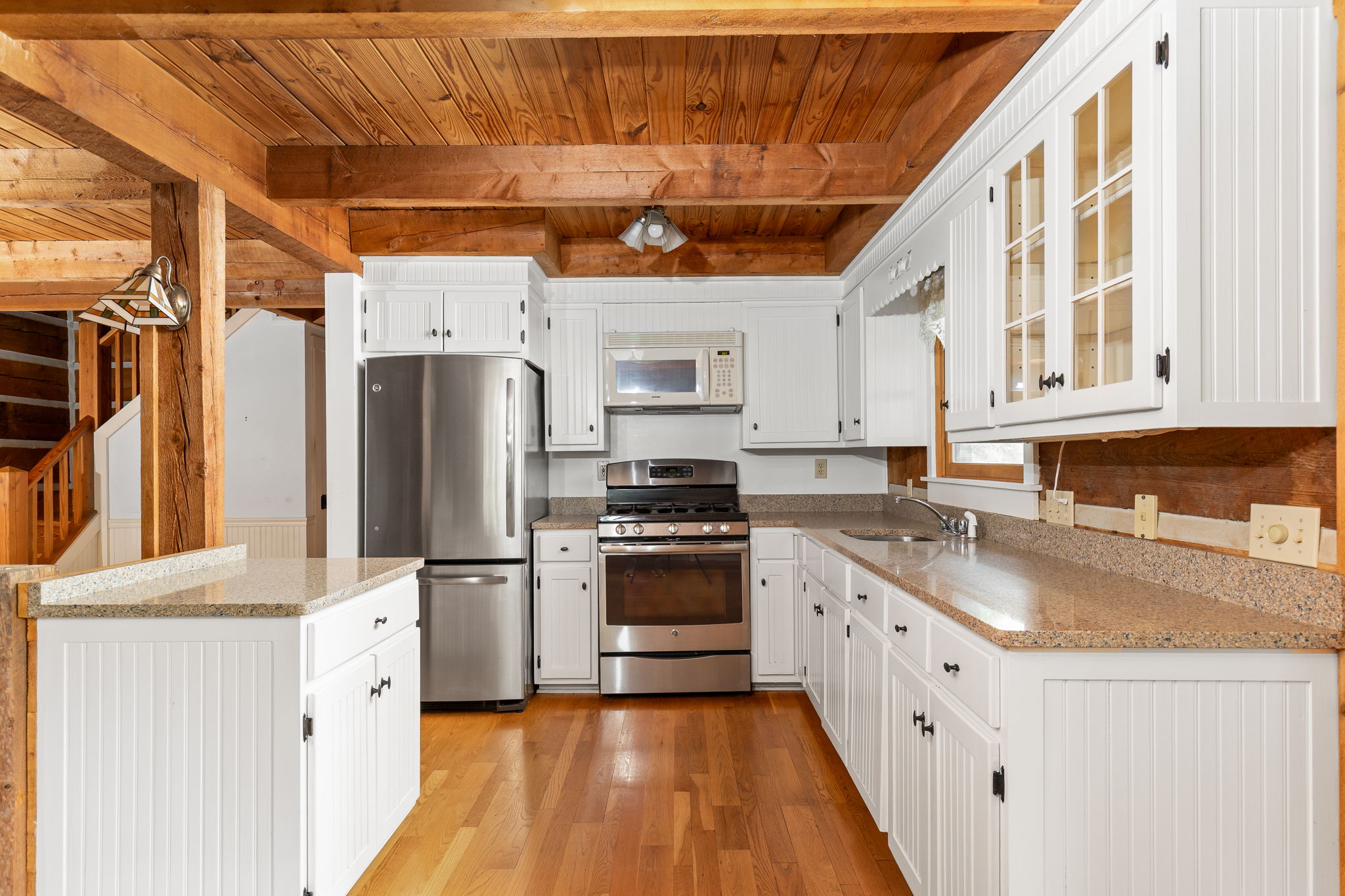  Authentic Log Home with Breathtaking Views of Brown County
