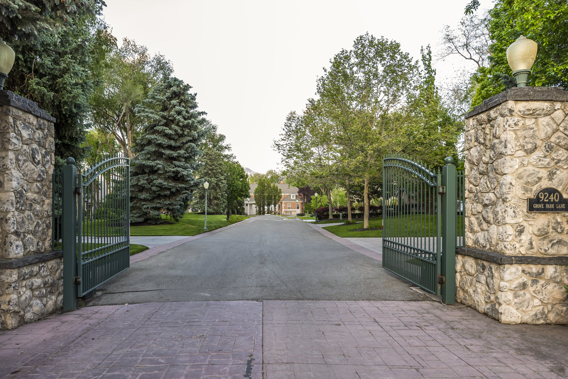  Gated West Jordan 2 Story Estate with 10 Car Garage and Swimming Pool - 物件實景
