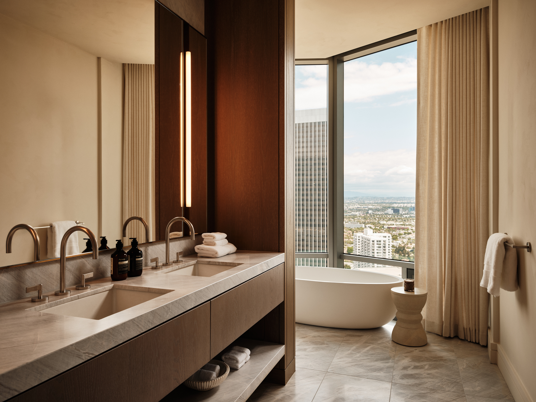  211 W Elm Ct - 物件實景