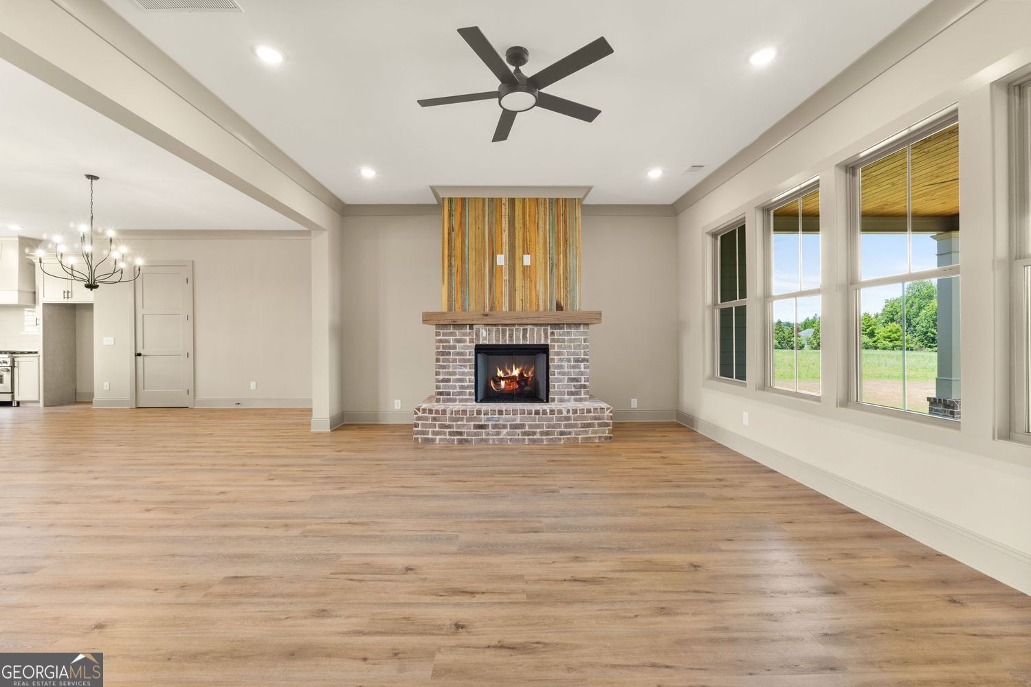 Barnesville, Georgia, 30204, United States, 4 Bedrooms Bedrooms, ,4 BathroomsBathrooms,Residential,For Sale,1859090