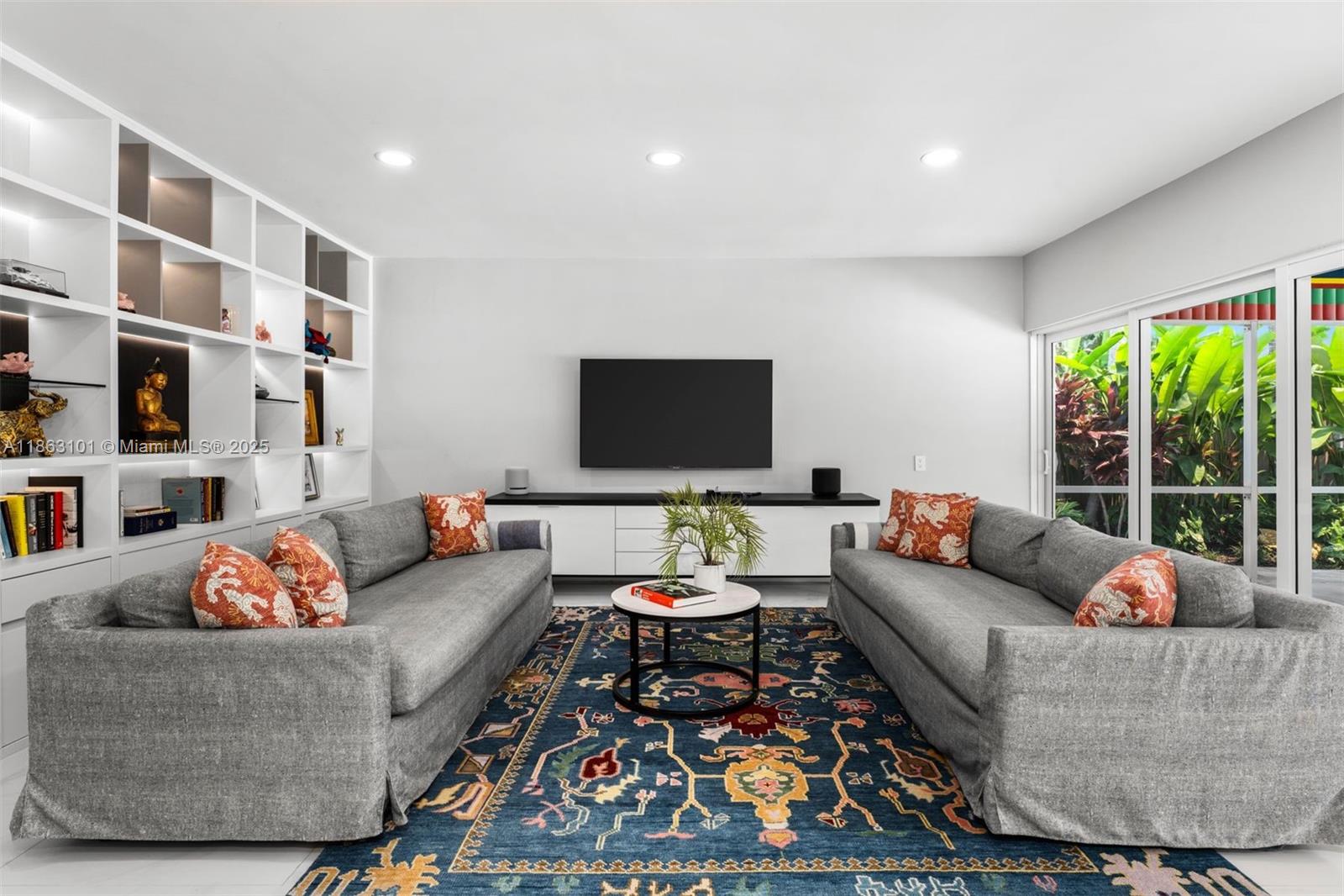 Miami Beach, Florida, 33141, United States, 3 Bedrooms Bedrooms, ,2 BathroomsBathrooms,Residential,For Sale,1927176