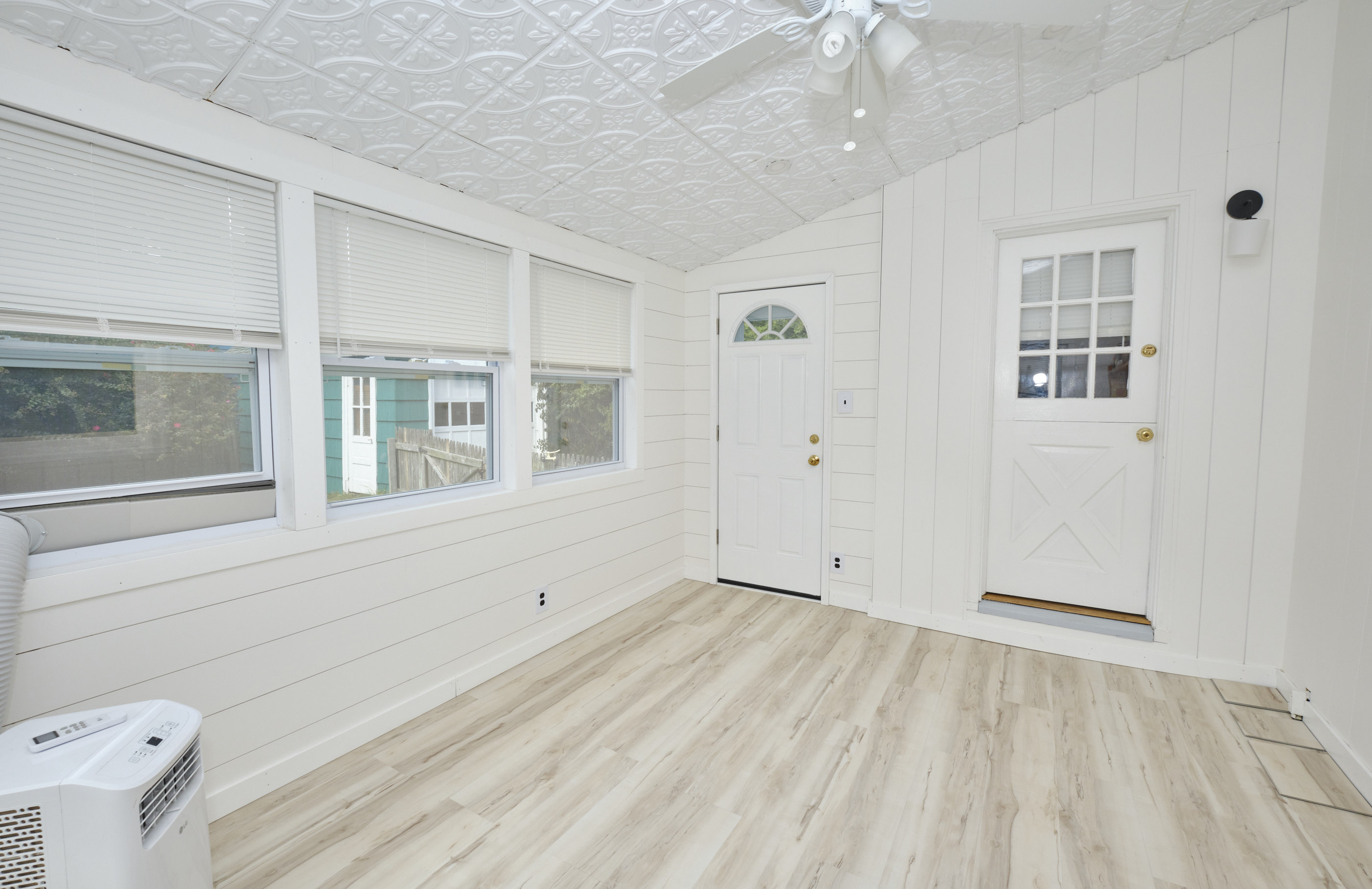 Floral Park, New York, 11001, United States, 3 Bedrooms Bedrooms, ,2 BathroomsBathrooms,Residential,For Sale,1974031