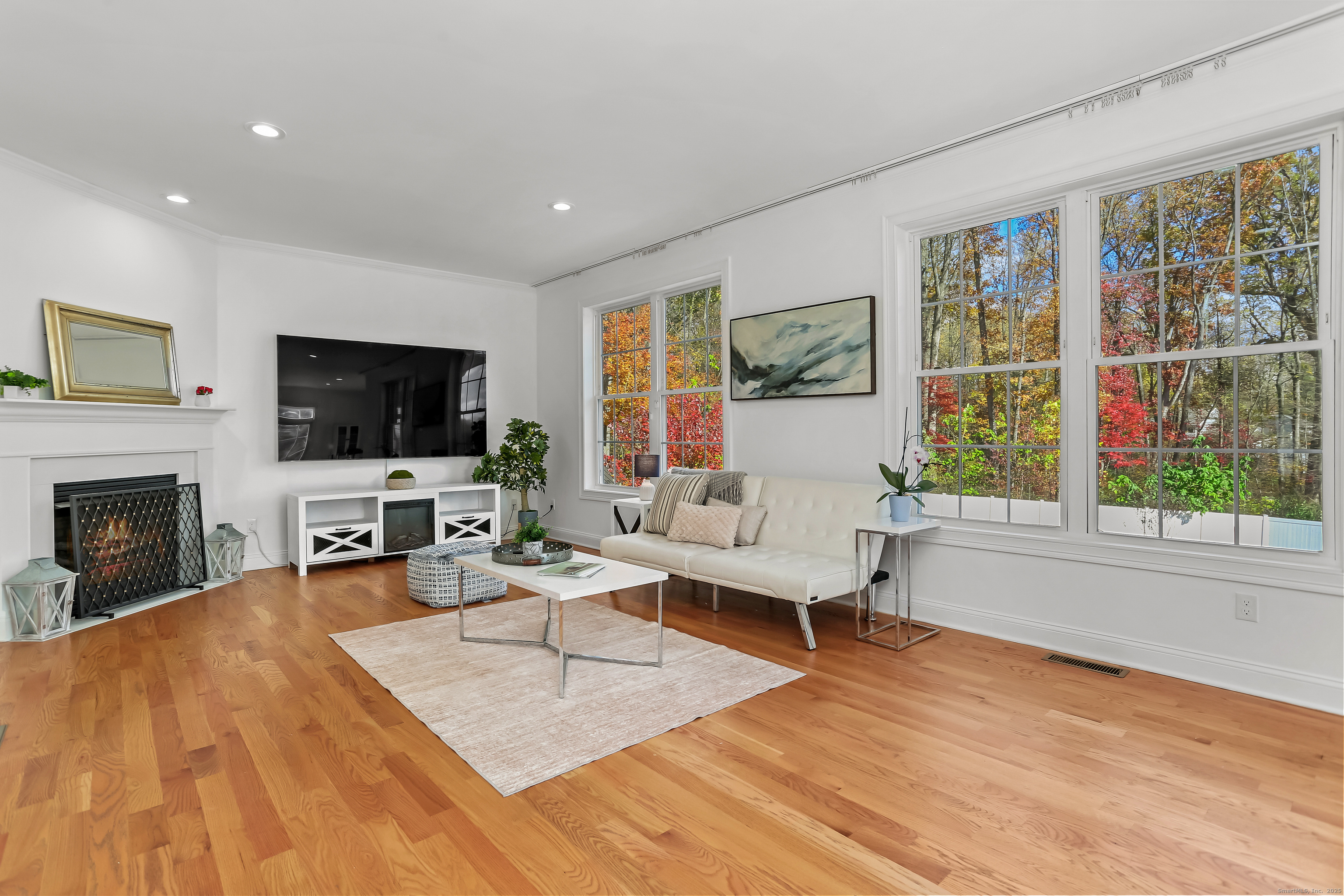 Stratford, Connecticut, 06614, United States, 4 Bedrooms Bedrooms, ,3 BathroomsBathrooms,Residential,For Sale,1987695