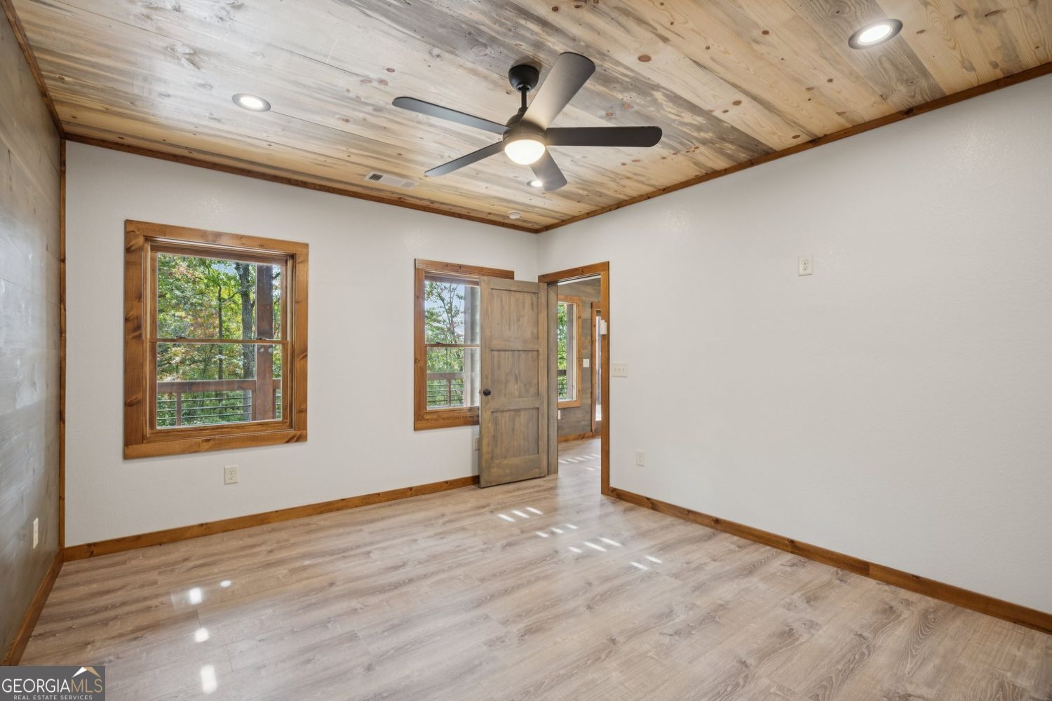 Mineral Bluff, Georgia, 30559, United States, 4 Bedrooms Bedrooms, ,4 BathroomsBathrooms,Residential,For Sale,1962222