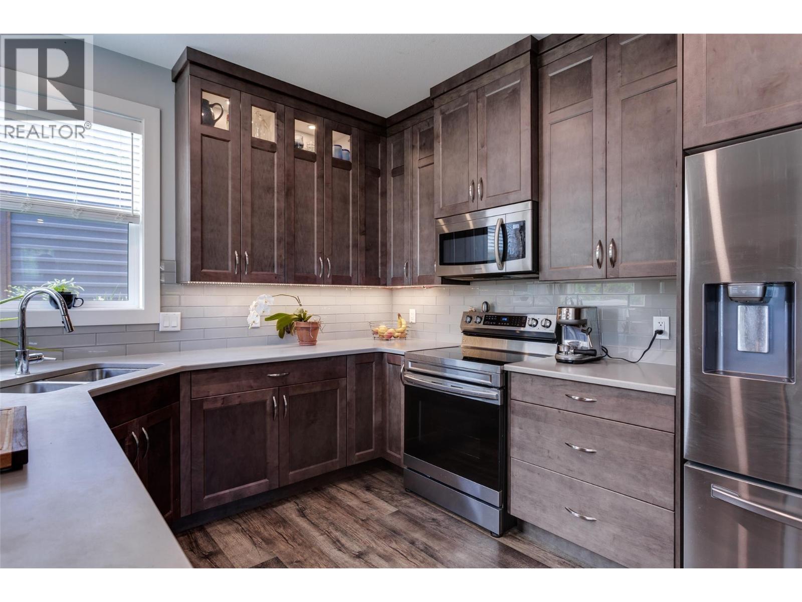 KELOWNA, British Columbia, V1V 1E2, CA, 4 Bedrooms Bedrooms, ,3 BathroomsBathrooms,Residential,For Sale,1961625