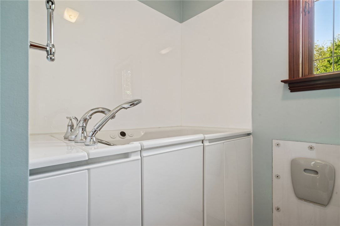 North Huntingdon, Pennsylvania, 15642, United States, 3 Bedrooms Bedrooms, ,3 BathroomsBathrooms,Residential,For Sale,1980425