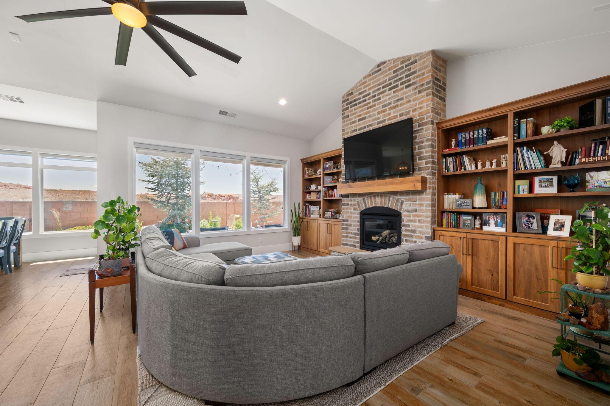 Hurricane, Utah, 84737, United States, 6 Bedrooms Bedrooms, ,6 BathroomsBathrooms,Residential,For Sale,1977381