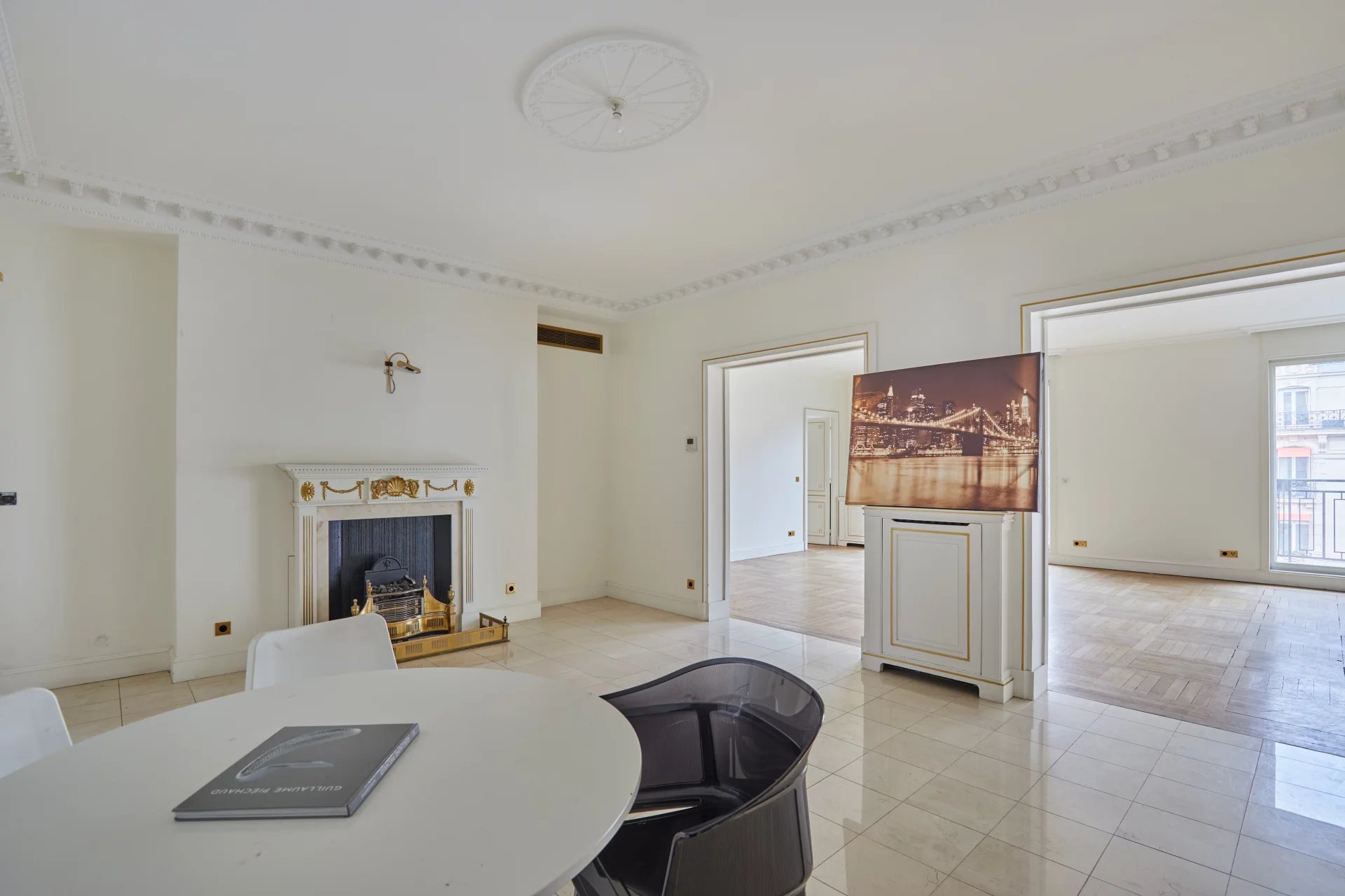 Paris 8th, Île-de-France, 75008, FR, 4 Bedrooms Bedrooms, ,6 BathroomsBathrooms,Residential,For Sale,1560654