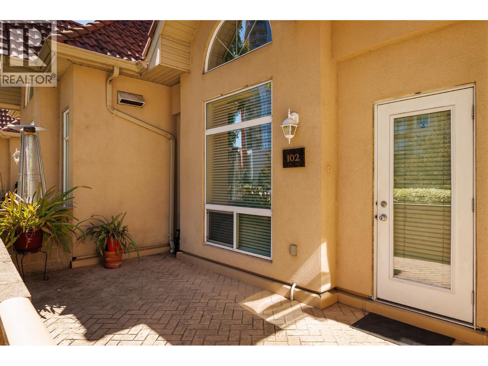 KELOWNA, British Columbia, V1Y 9W1, CA, 2 Bedrooms Bedrooms, ,2 BathroomsBathrooms,Residential,For Sale,1961456