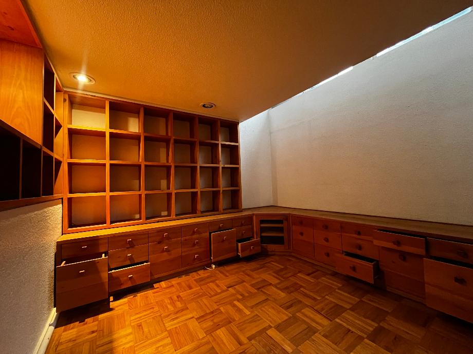 Fuente de Cantaritos, Naucalpan de Juárez, Estado de méxico, 53950, Mexico, 3 Bedrooms Bedrooms, ,3 BathroomsBathrooms,Residential,For Sale,Fuente de Cantaritos,1583198