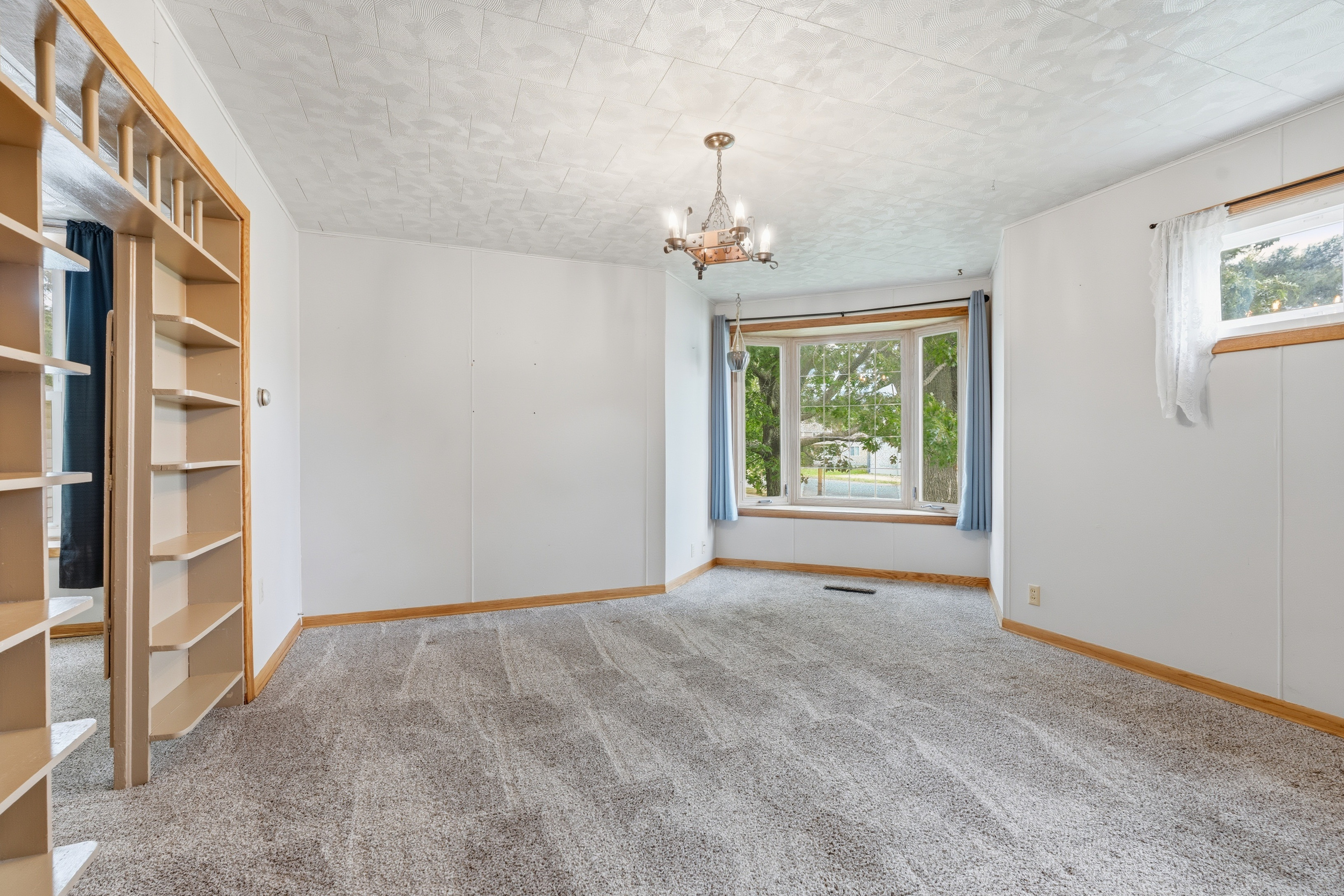  Charming Corner Lot Living in the Heart of Elgin - 物件實景