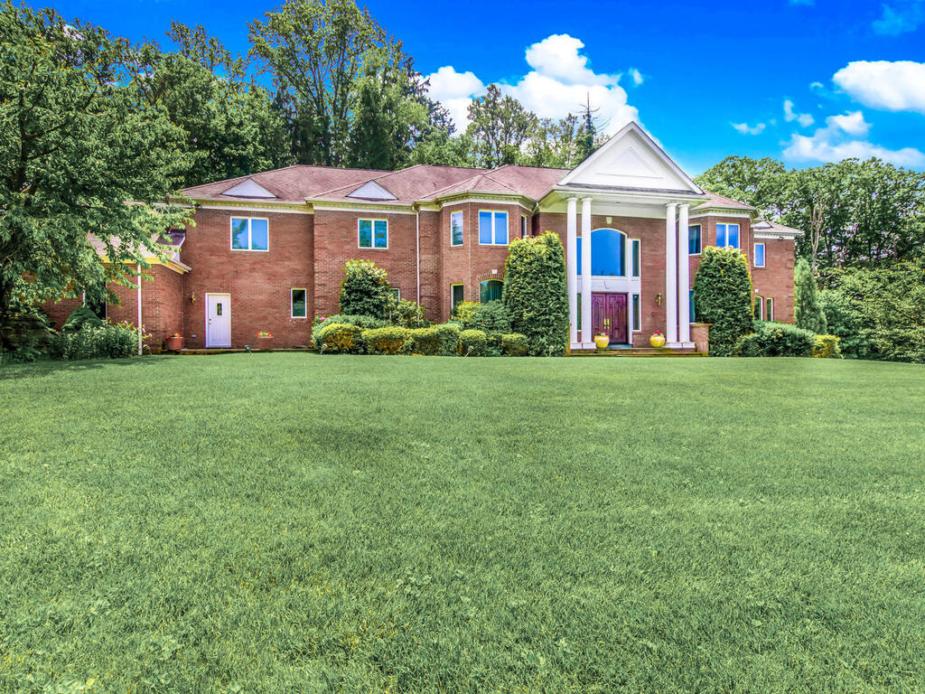 Scarsdale, New York, 10583, United States, 5 Bedrooms Bedrooms, ,6 BathroomsBathrooms,Residential,For Sale,1974207