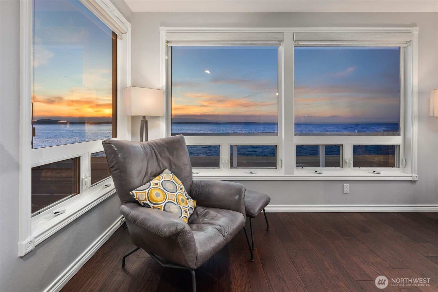 Seattle, Washington, 98116, United States, 2 Bedrooms Bedrooms, ,2 BathroomsBathrooms,Residential,For Sale,1949769