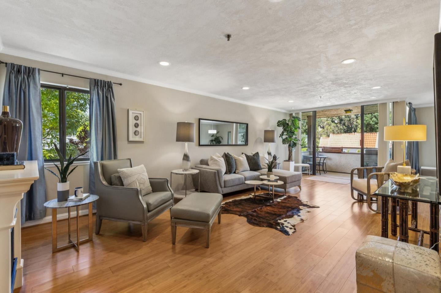 Belmont, California, 94002, United States, 2 Bedrooms Bedrooms, ,2 BathroomsBathrooms,Residential,For Sale,1939772