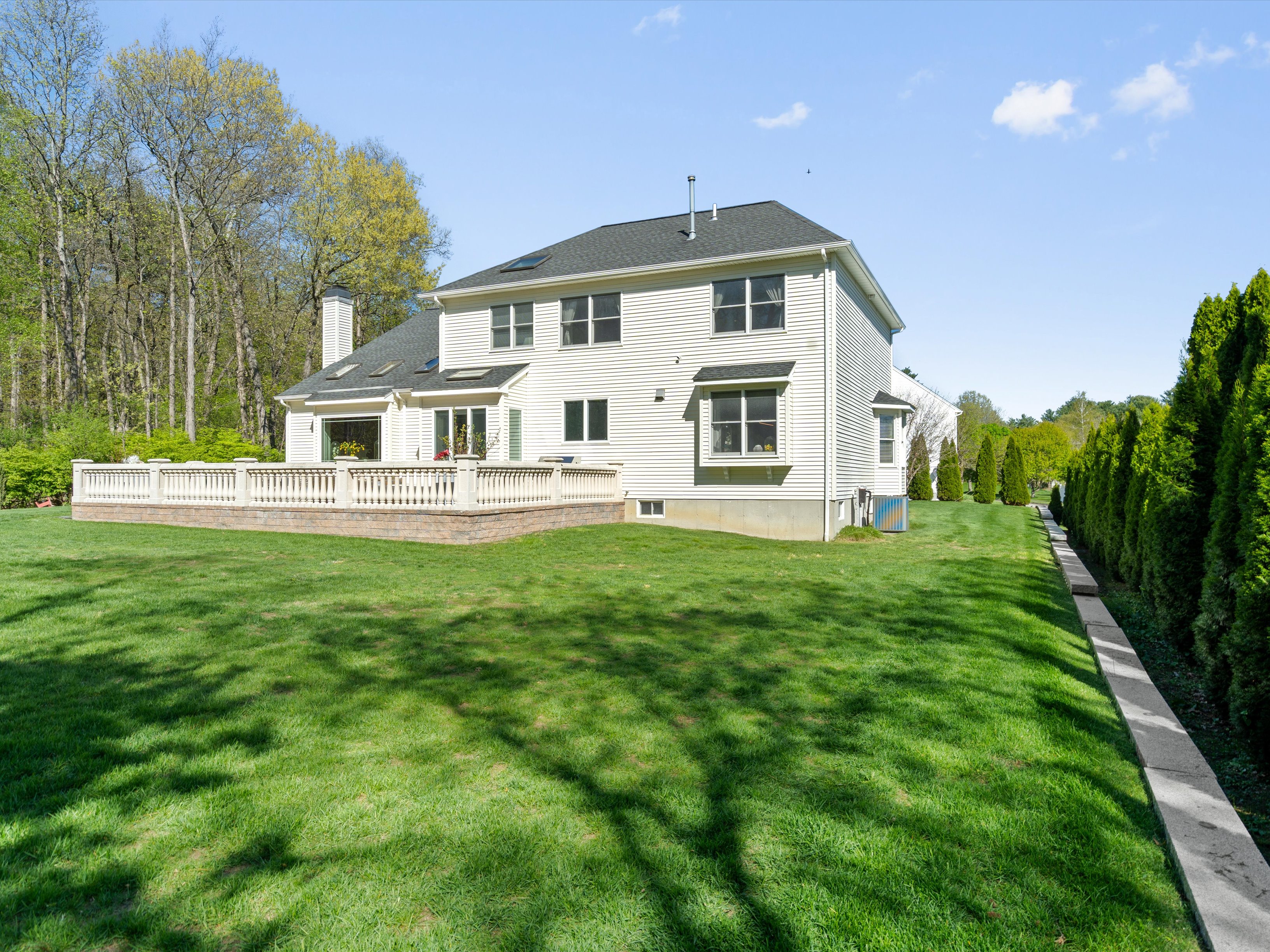  7 Dickinson Circle, Shrewsbury, MA 01545 - 物件實景