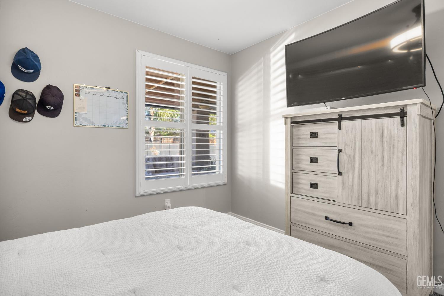 Bakersfield, California, 93312, United States, 4 Bedrooms Bedrooms, ,2 BathroomsBathrooms,Residential,For Sale,1970807