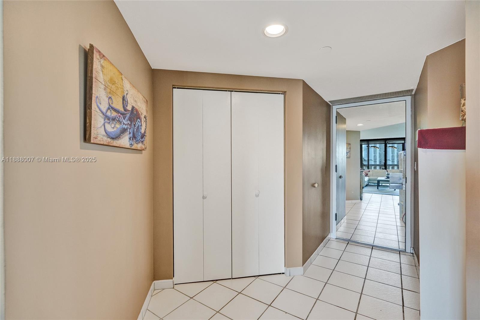 Aventura, Florida, 33180, United States, 2 Bedrooms Bedrooms, ,2 BathroomsBathrooms,Residential,For Sale,1954501