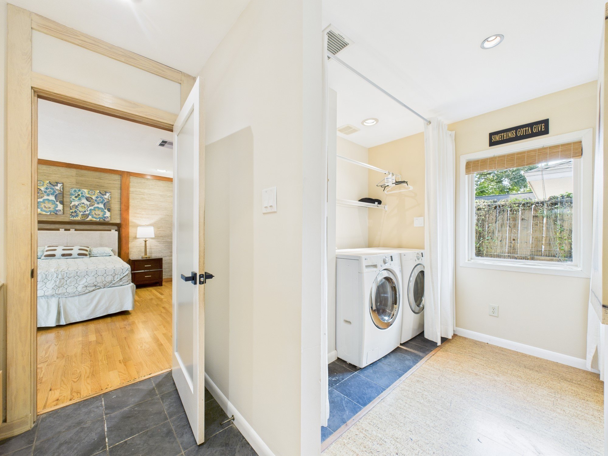 Houston, Texas, 77056, United States, 3 Bedrooms Bedrooms, ,3 BathroomsBathrooms,Residential,For Sale,1984170