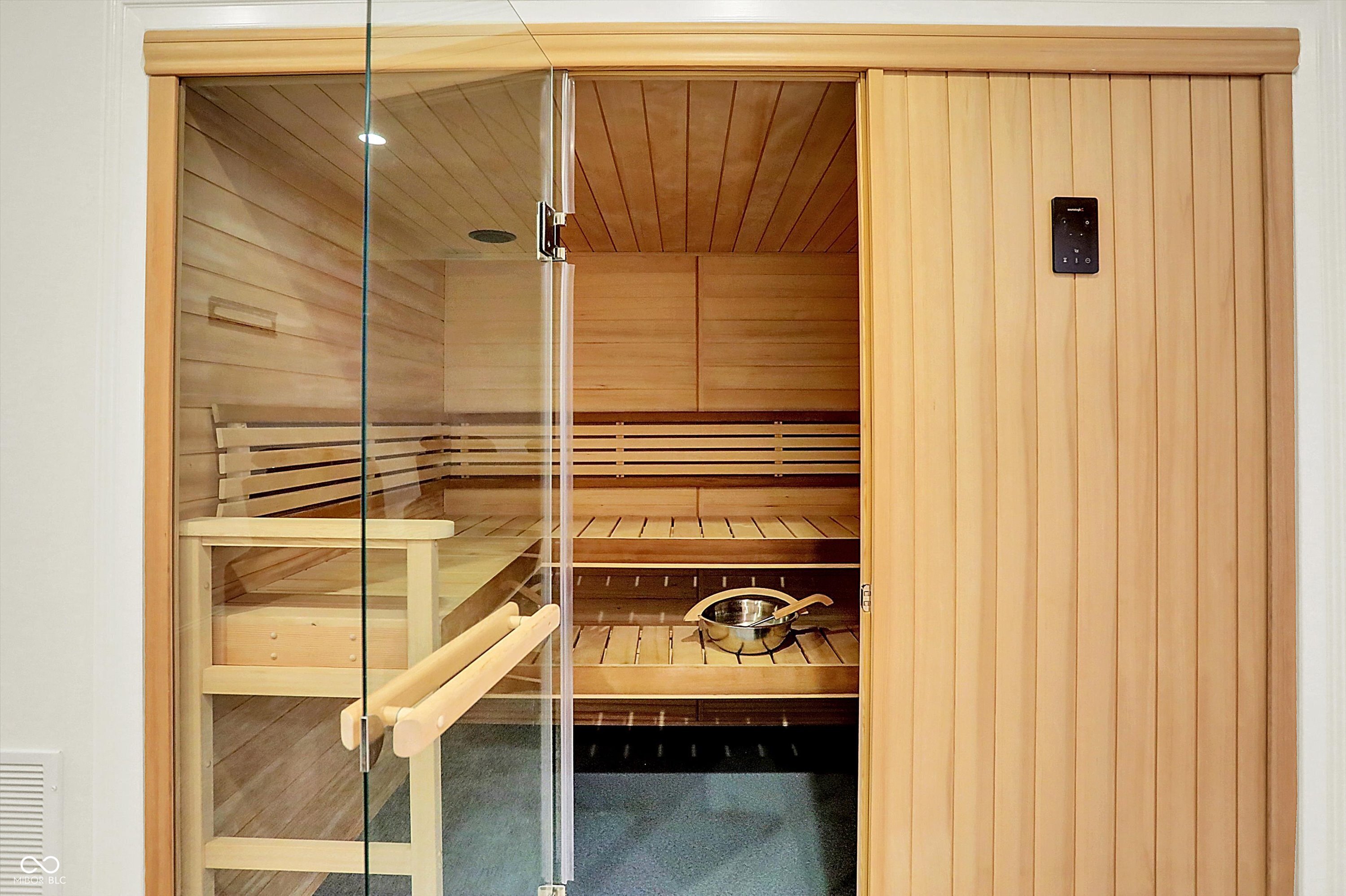 Noblesville, Indiana, 46062, United States, 6 Bedrooms Bedrooms, ,9 BathroomsBathrooms,Residential,For Sale,1979033